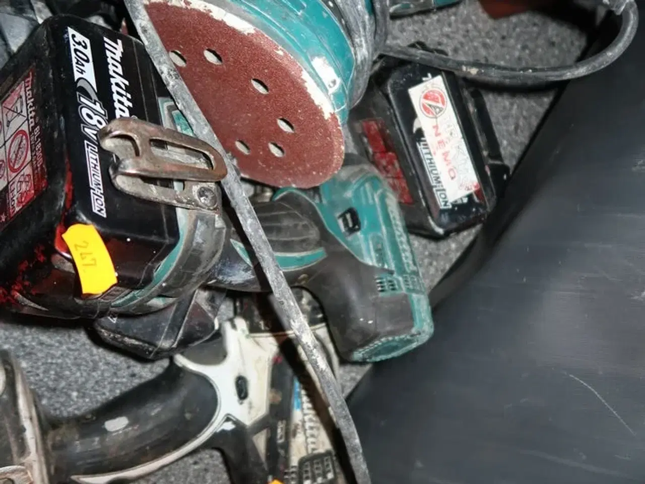 Billede 3 - 2 stk. akku håndværktøj MAKITA med 6 stk. batterier og 2 stk. ladere m.m.