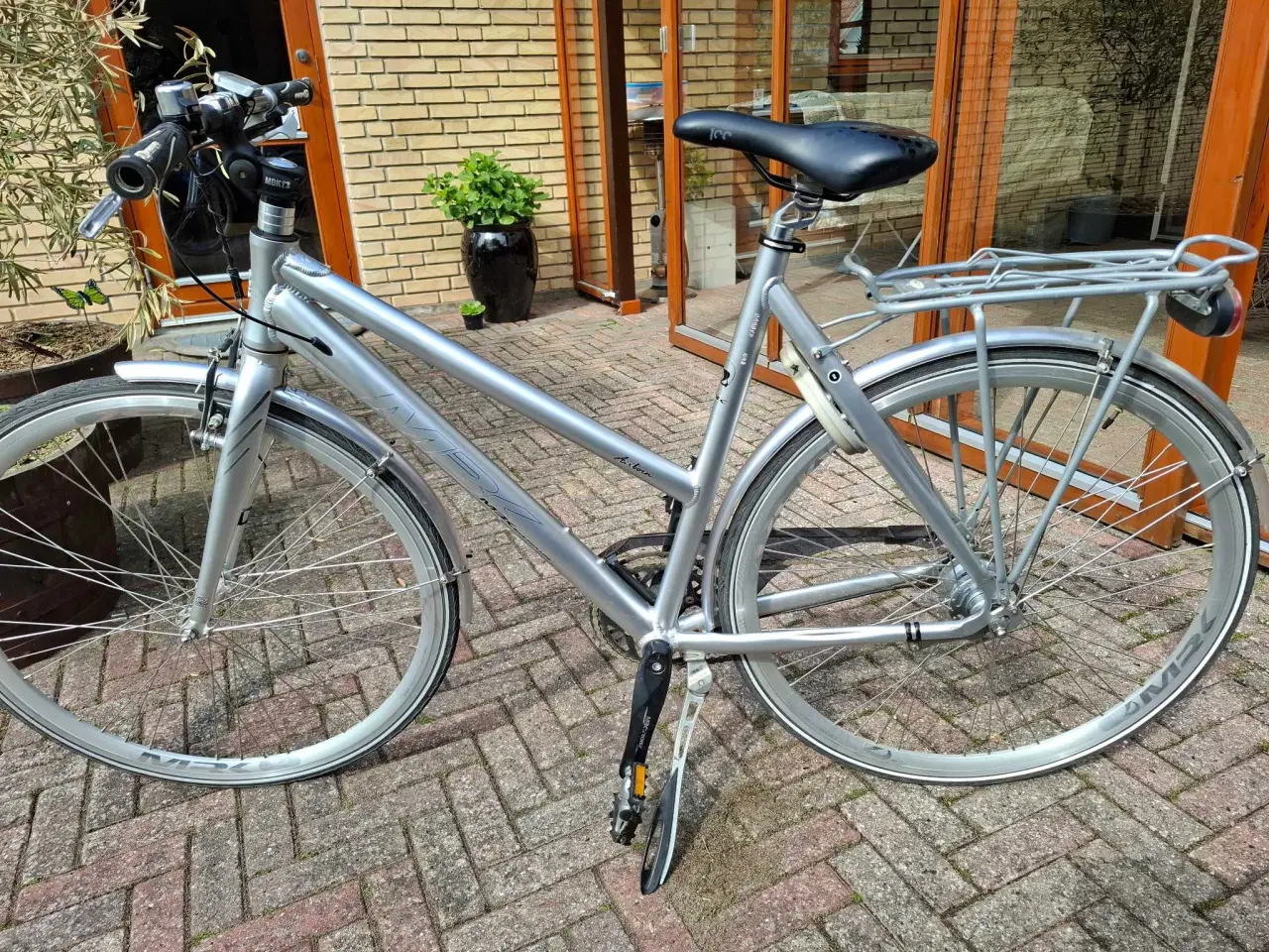 Billede 1 - MBK damecykel - str 56