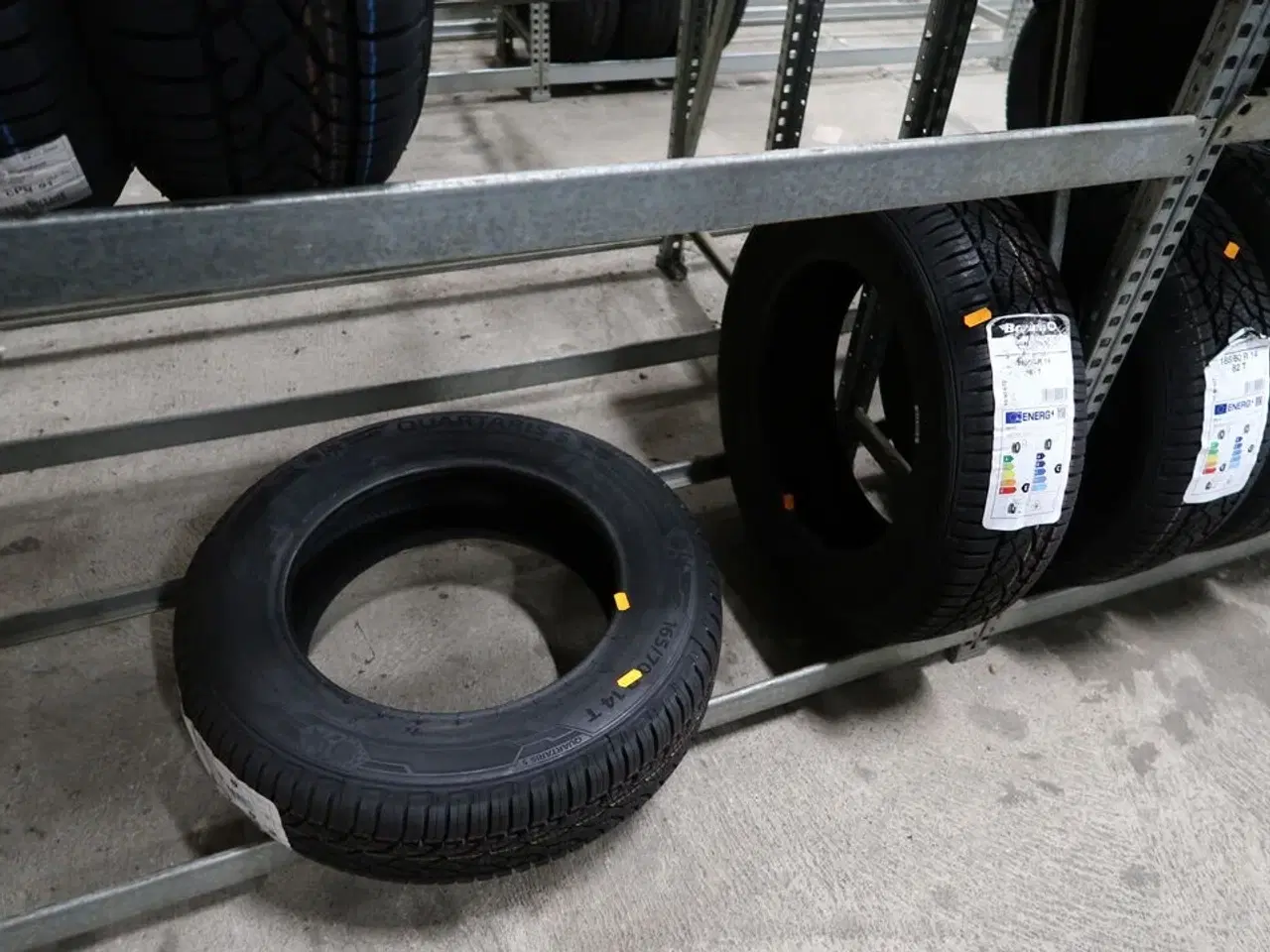 Billede 1 - 2 stk. dæk BARUM 165/70R14 81T