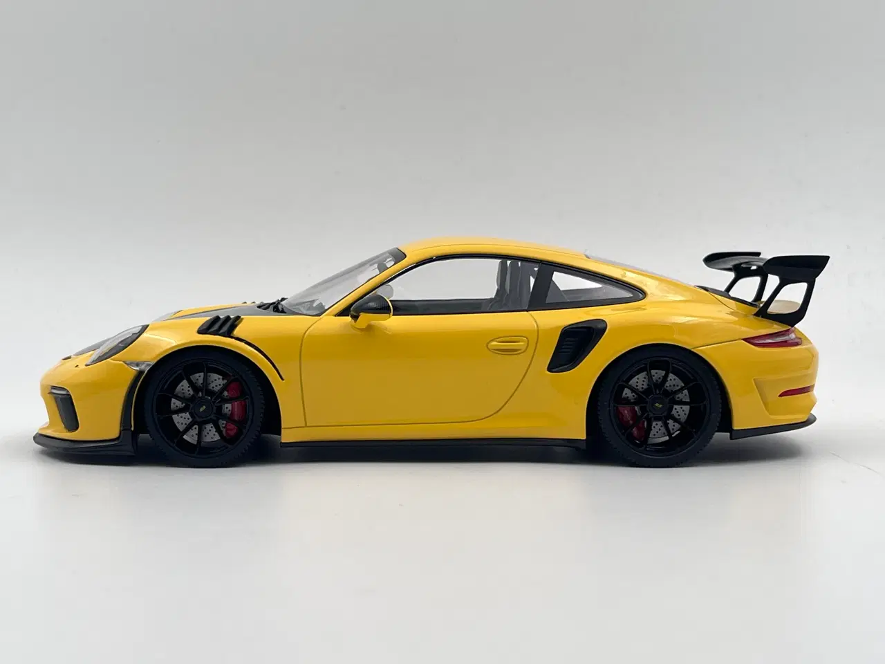 Billede 2 - 2019 Porsche 911 (991.2) GT3 RS 1 af 402 - 1:18 
