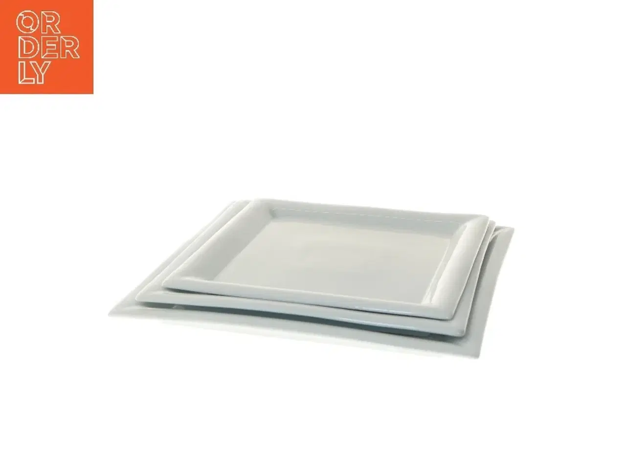 Billede 1 - Sæt med kvadratiske tallerkener (str. 3 stk 24x24 & 27x27 & 30x30 cm)