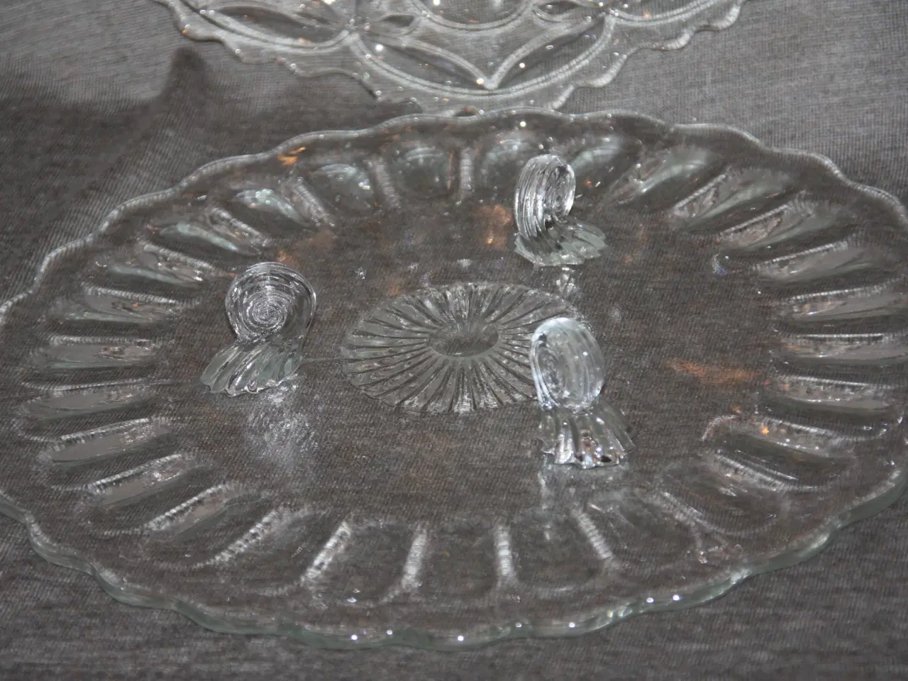 Billede 3 - Glas kageopsats med 3 ben