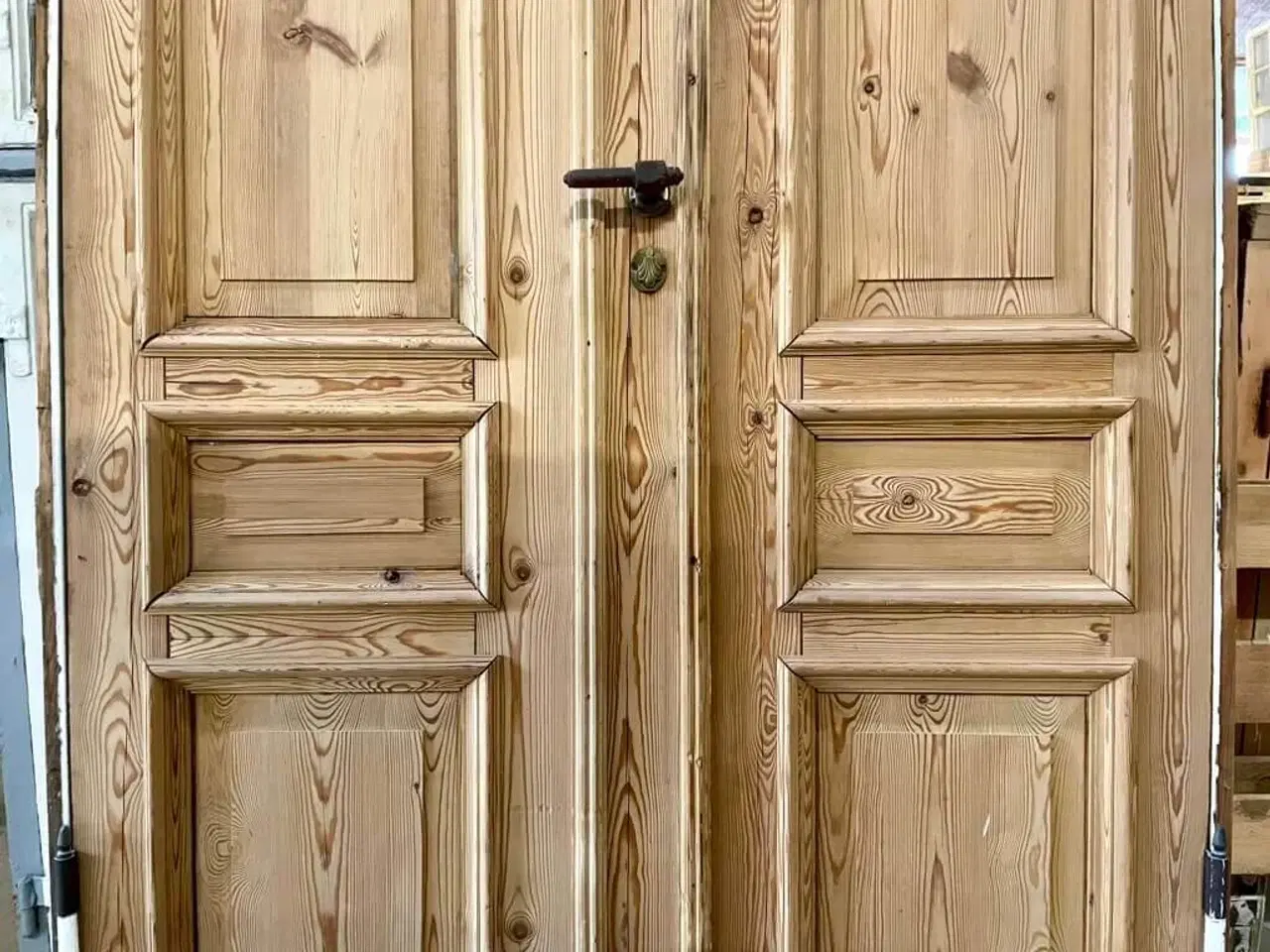 Billede 3 - Klassisk, afsyret fløjdør fra herskabslejlighed