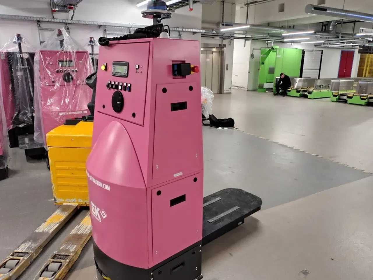 Billede 34 - Eleven Transport Robots and six chargers E&K AUTOMATION ECO L03