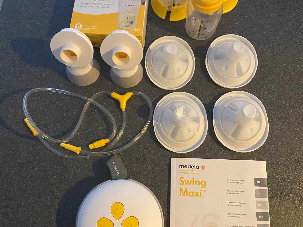 Billede 1 - Medela brystpumpe og sutteflasker