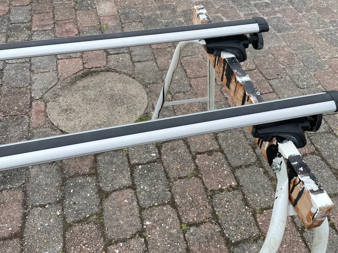 Billede 1 - Tagbøjler fra Thule til bil med tagræling
