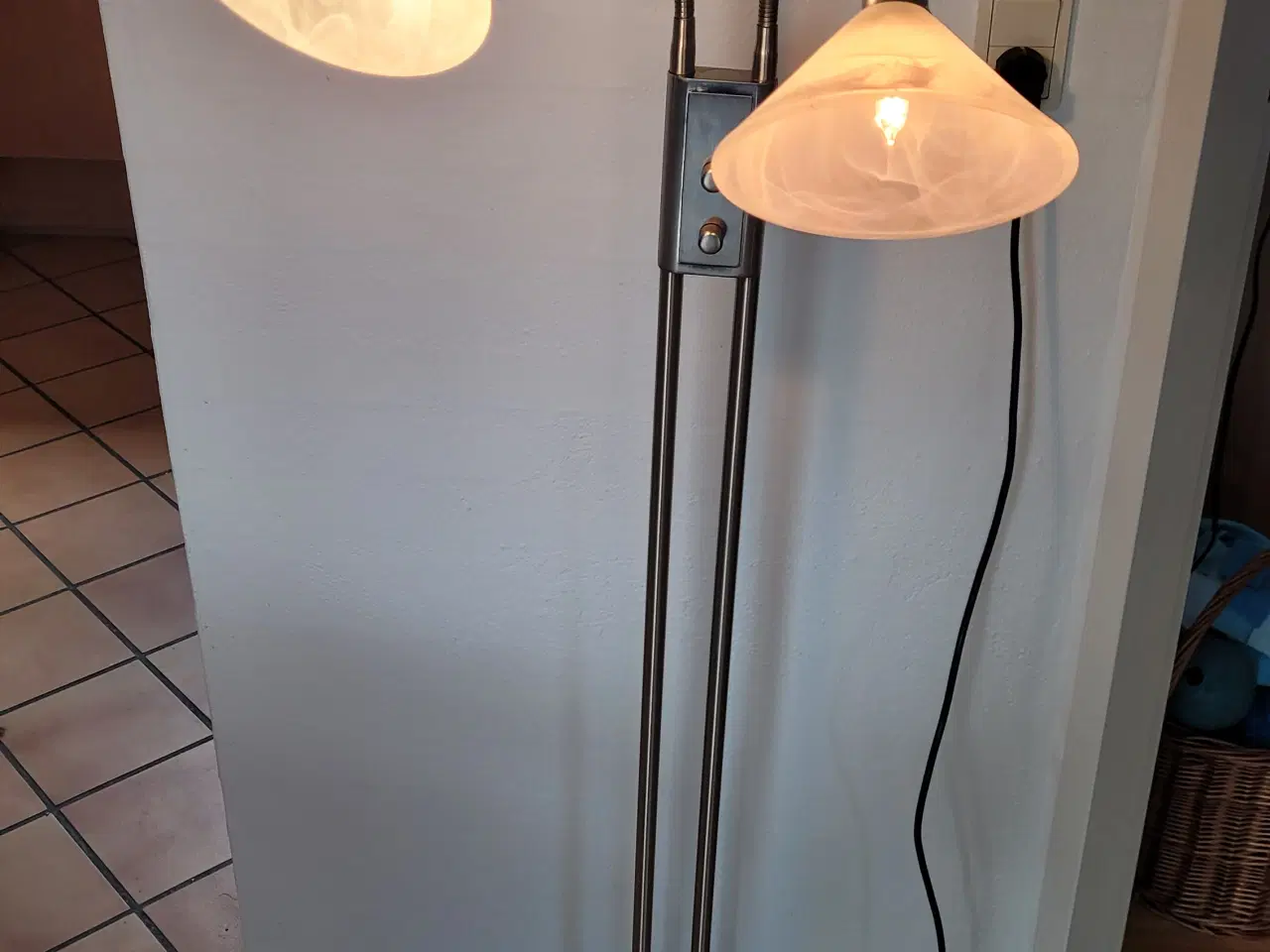 Billede 7 - Tidløs gulvlampe fra Nordlux