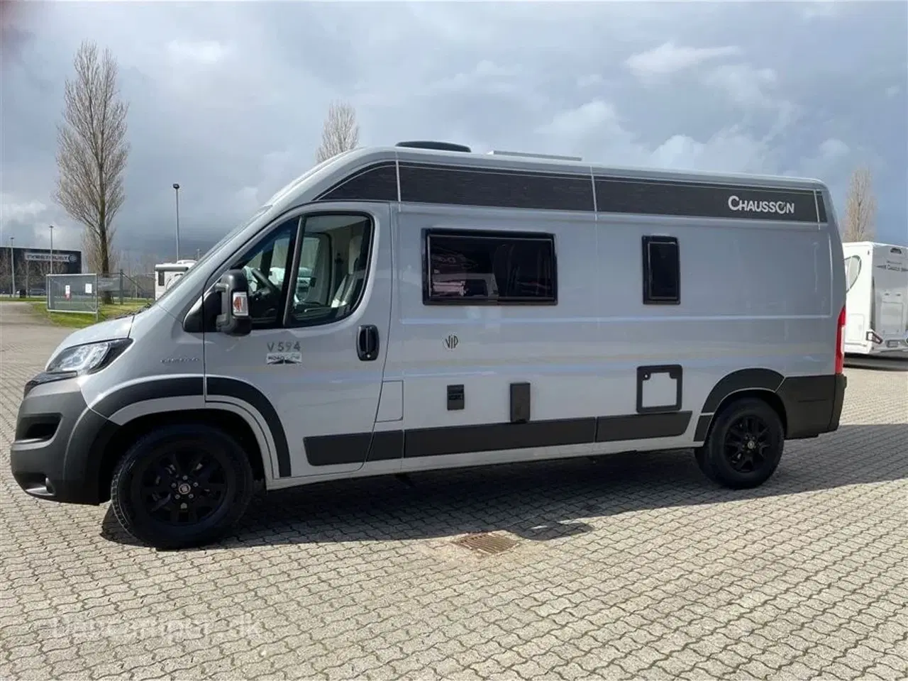 Billede 5 - 2022 - Chausson ROAD LINE V594 VIP   Fiat MultiJet 3, DAB-radio, solceller, start- stop system inkl. intelligent ladeanlæg, fuld LED-belysning indvendig og undervognsbehandling