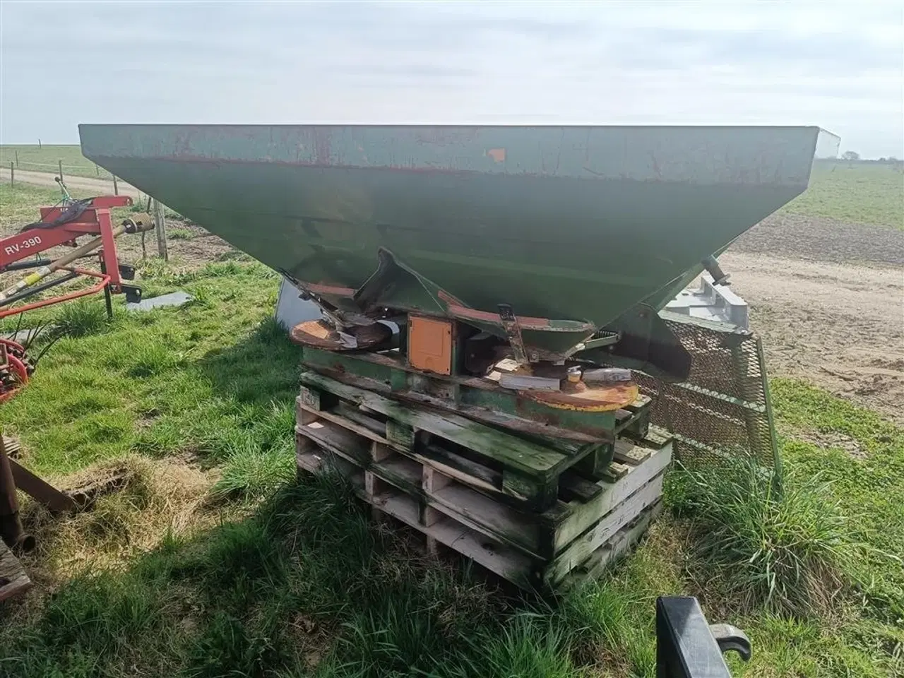Billede 4 - Amazone gødningsspreder 1200liter