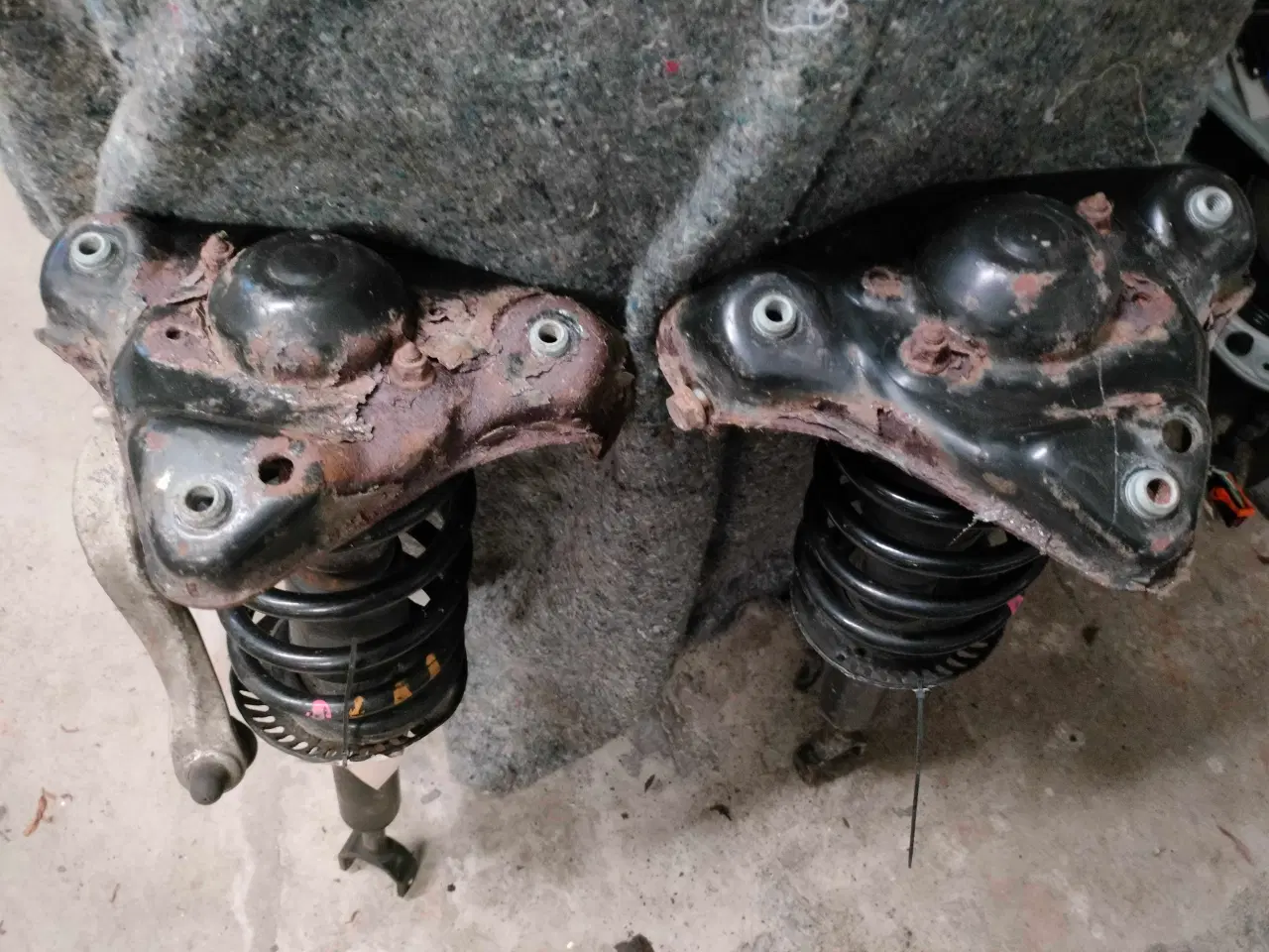 Billede 2 - Fjederben sæt for VW Passat 3B