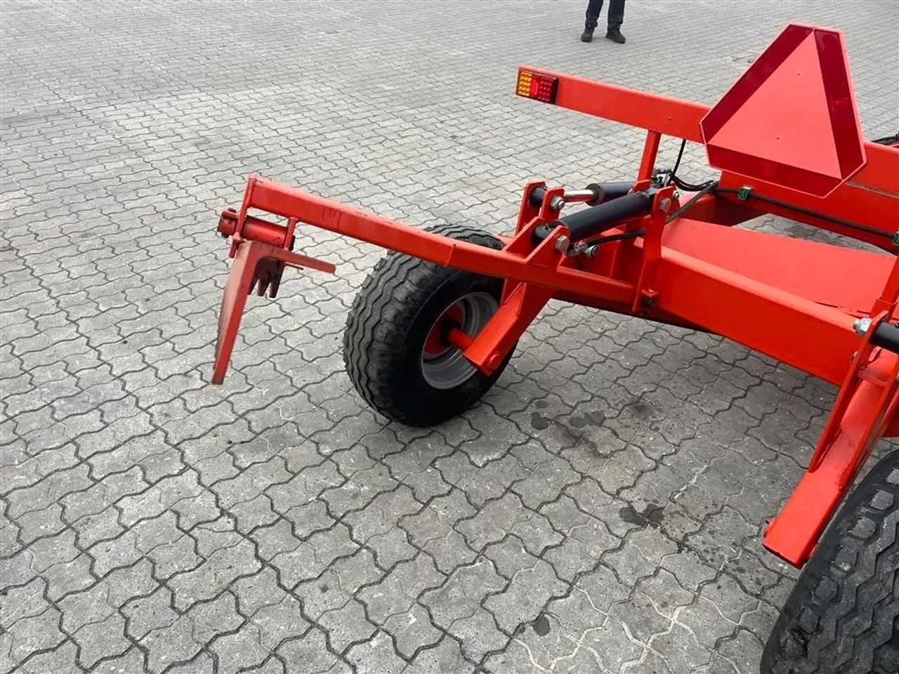 Billede 4 - - - - Kraftig vejhøvl til traktor