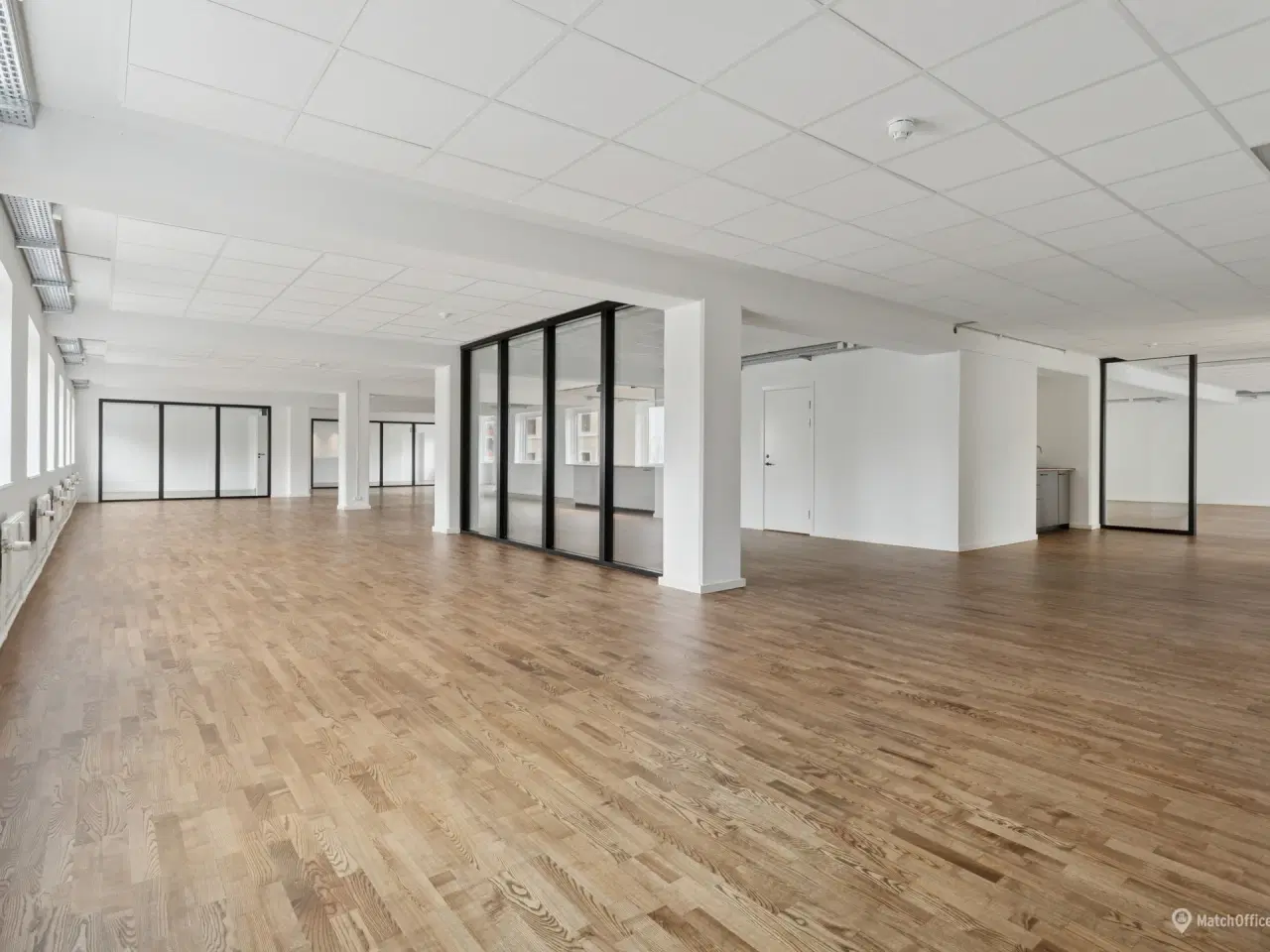 Billede 1 - Kontorlejemål i urbane omgivelser - kun 300 meter til metro