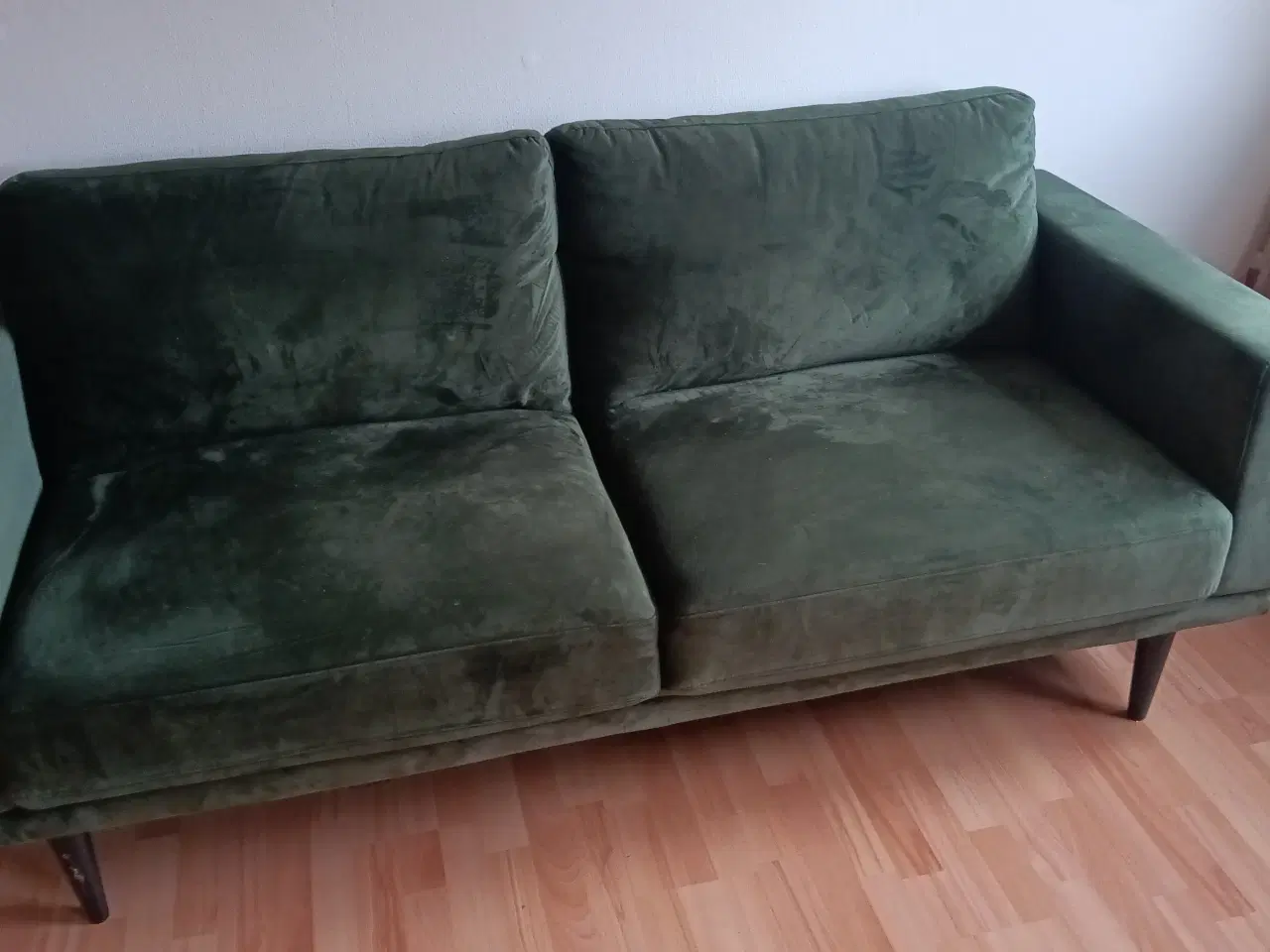 Billede 3 - Flot sofa i grøn velour.