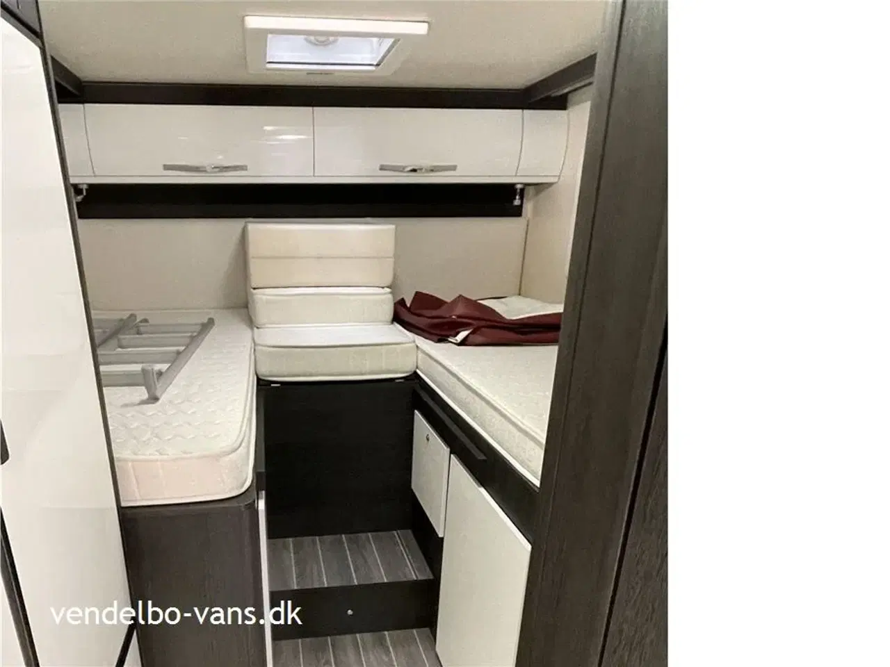 Billede 9 - 2021 - Rollerteam Kronos 285TL 5. S. selepladser - enkeltsenge og stor garage - sænkeseng