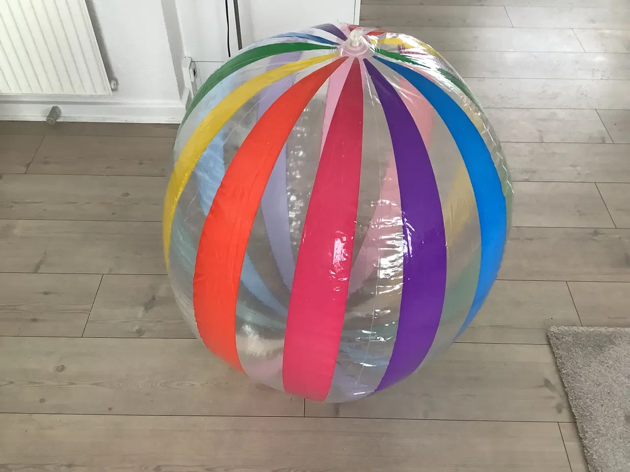 Billede 2 - Oppustelig badebold flerfarvet plastik