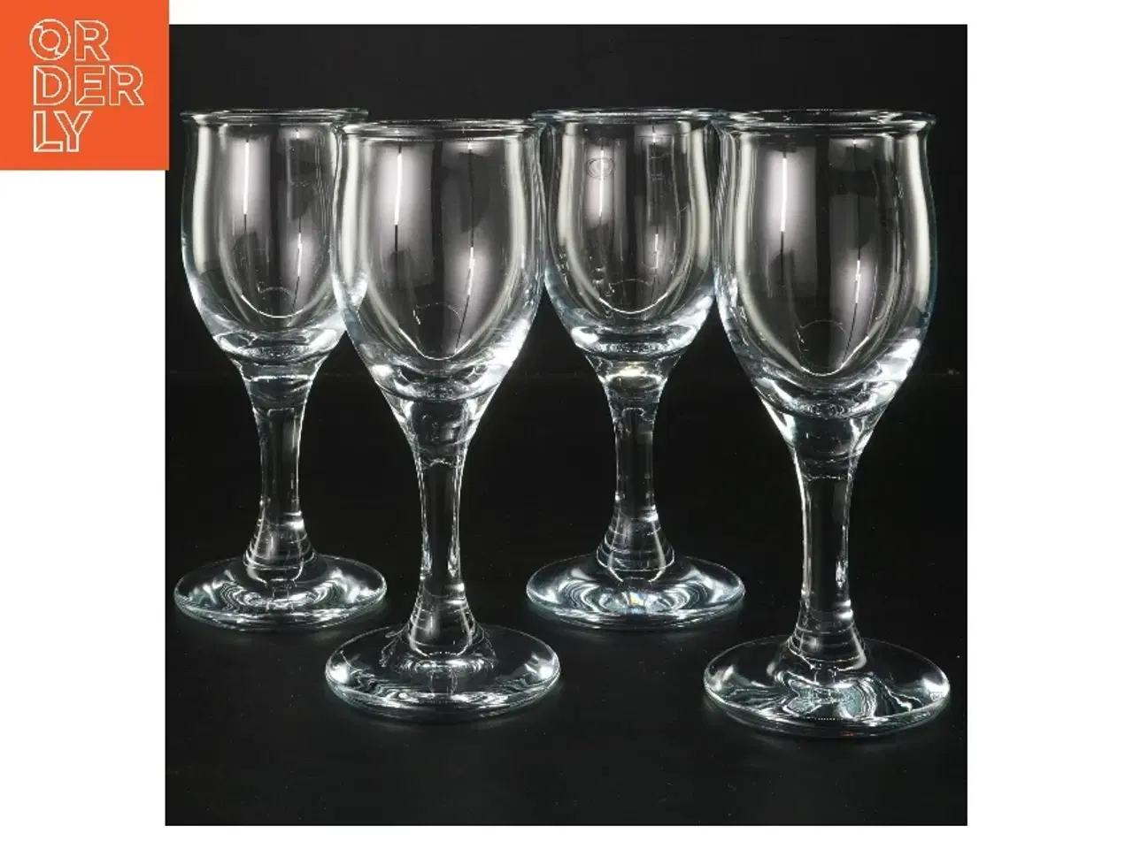 Billede 1 - Sæt af 4 Ideelle vinglas (str. 4 stk Ø 6,5 cm længde 17,5 cm)