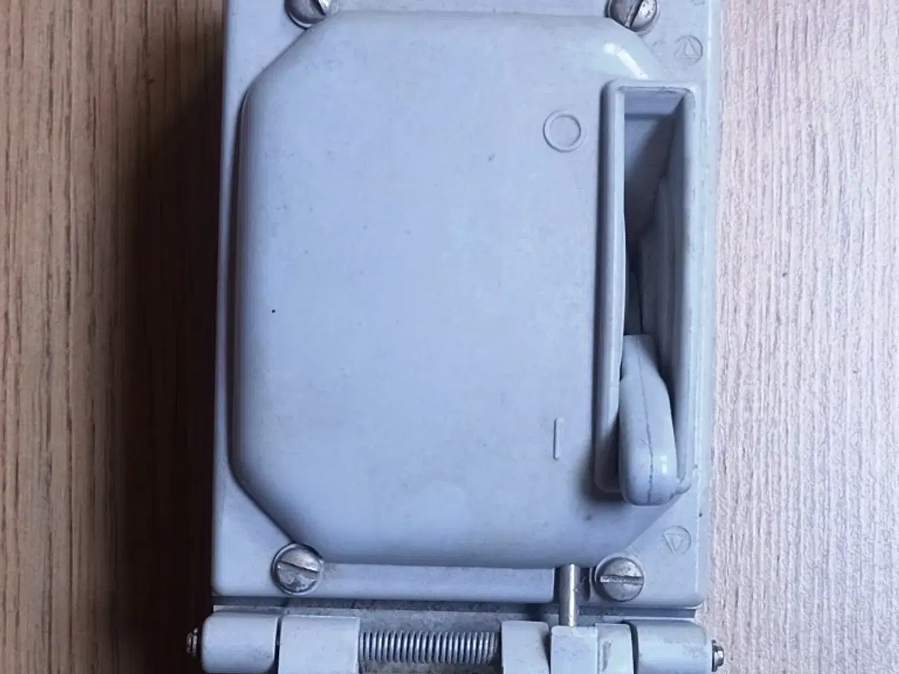 Billede 2 - 400 volt stikkontakt med afbryder, grå