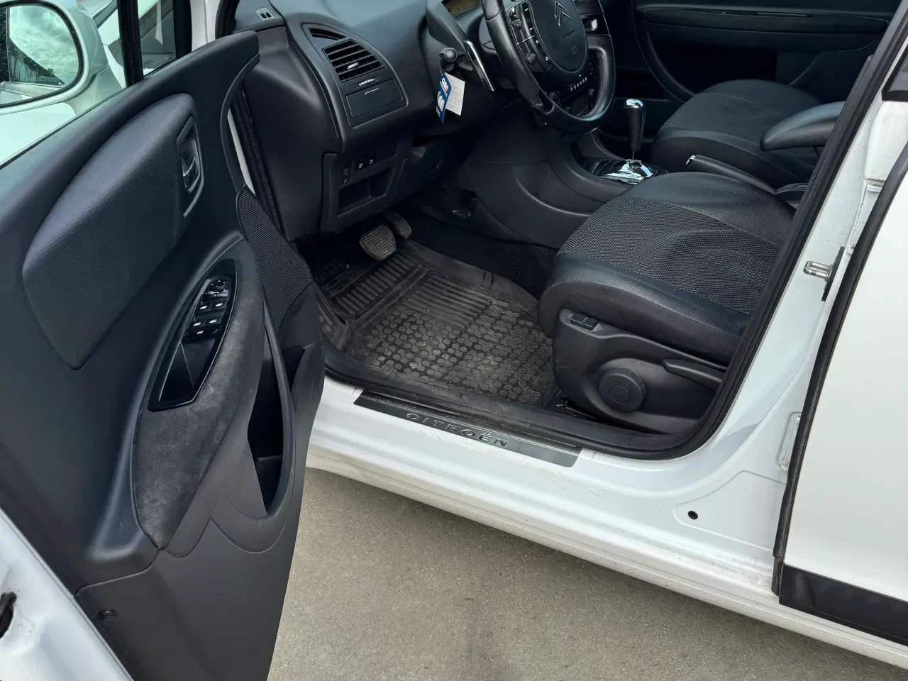 Billede 8 - Flot velholdt c4 med automatgear 1.6hdi 