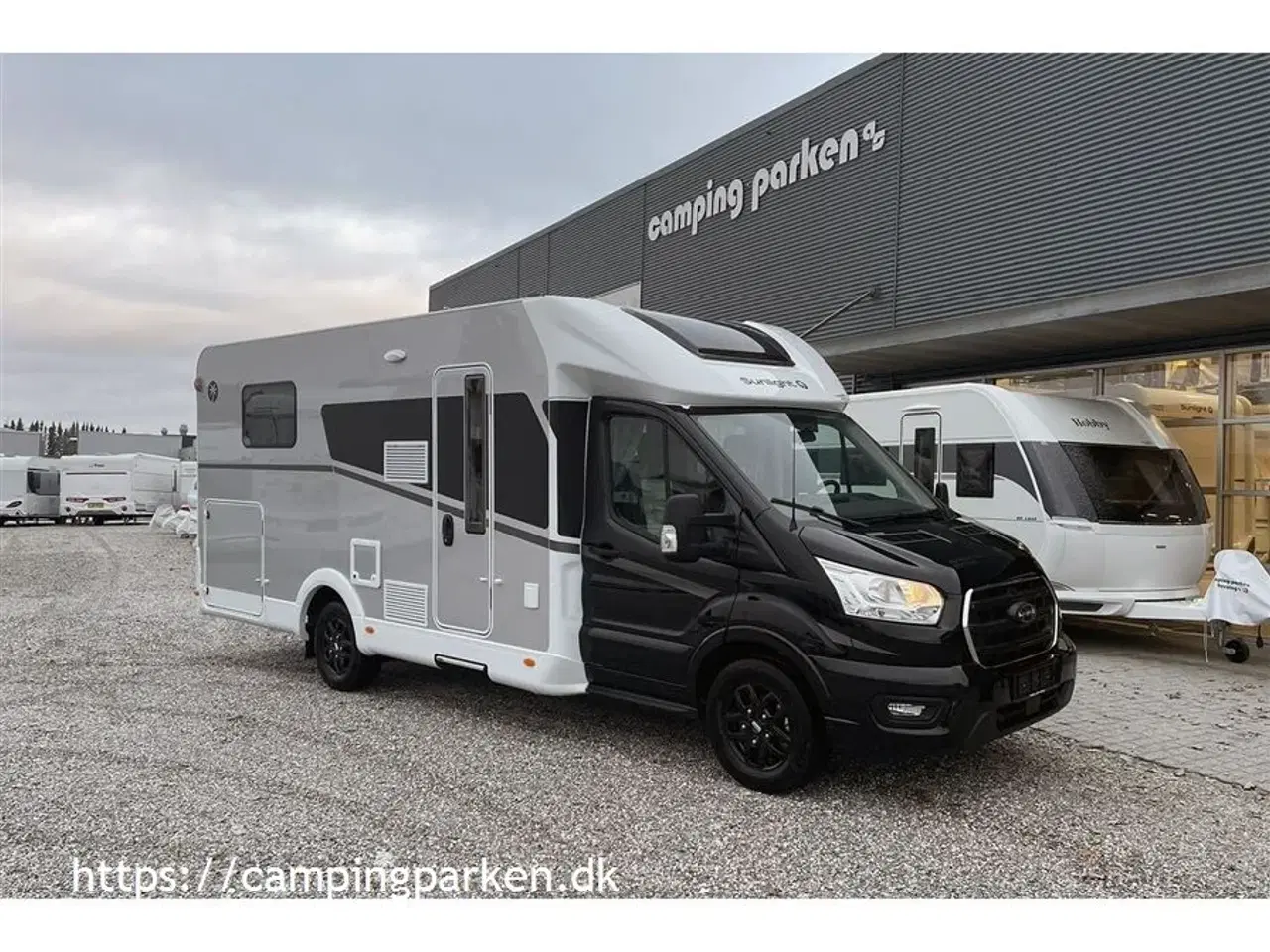 Billede 1 - 2024 - SunLight T 690L Adv. Edition aut.   Udlejes: Ny autocamper med queens bed og automatgear