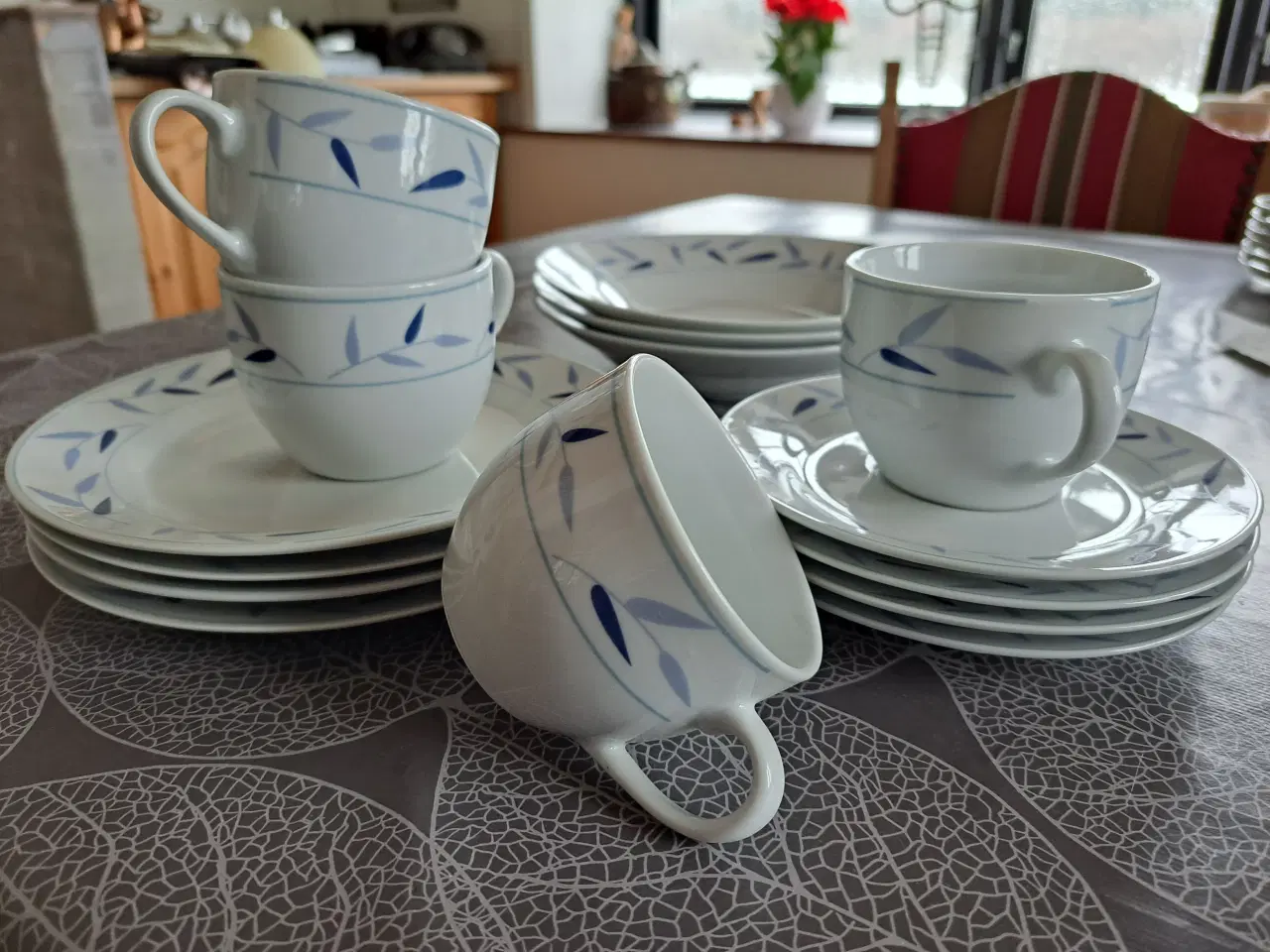 Billede 2 - Kaffekopper med tallerkener