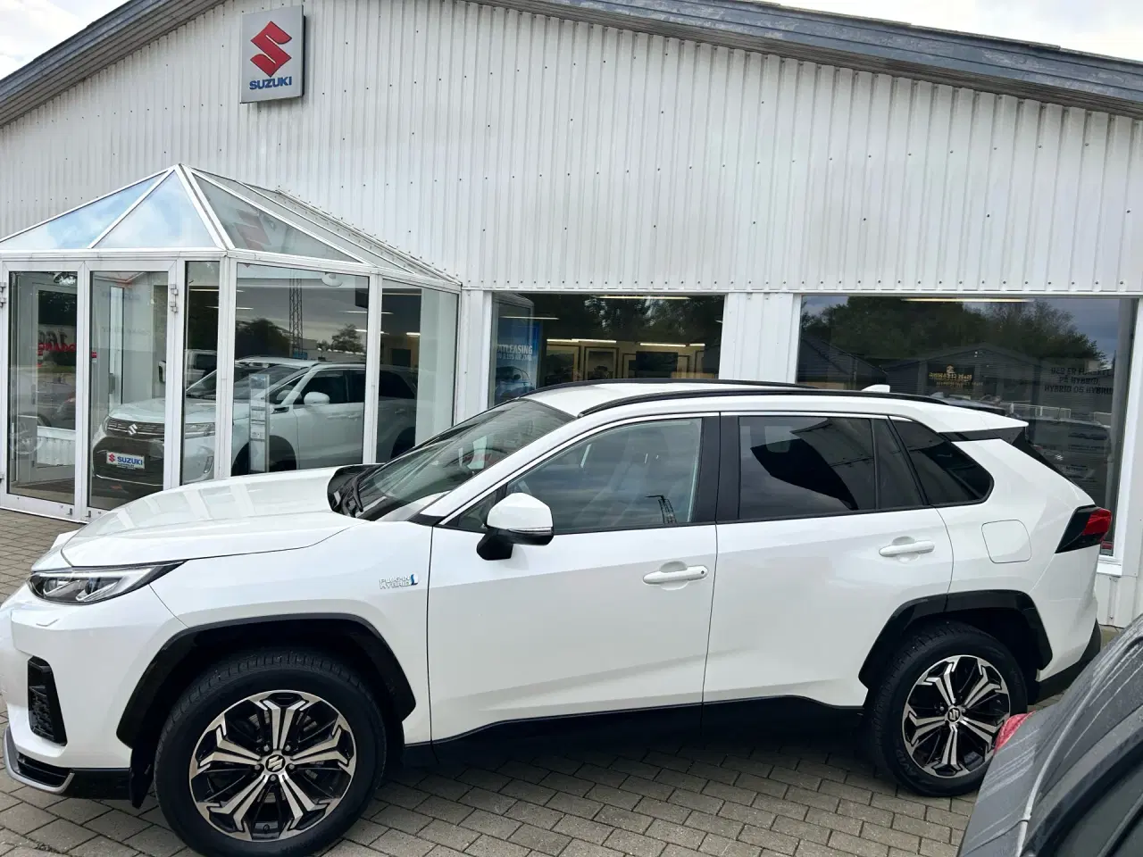 Billede 2 - Suzuki Across 2,5 Plugin-hybrid Adventure E-CVT 306HK 5d Trinl. Gear