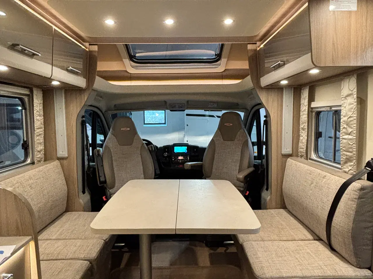 Billede 14 - Autocamper til salg - LMC Element T748