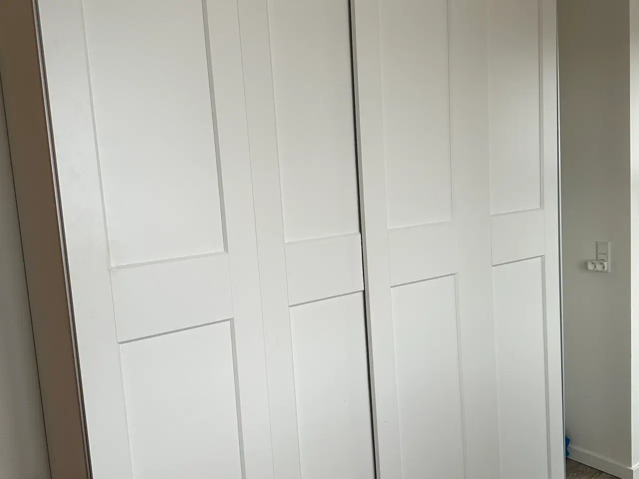 Billede 3 - Klædeskab