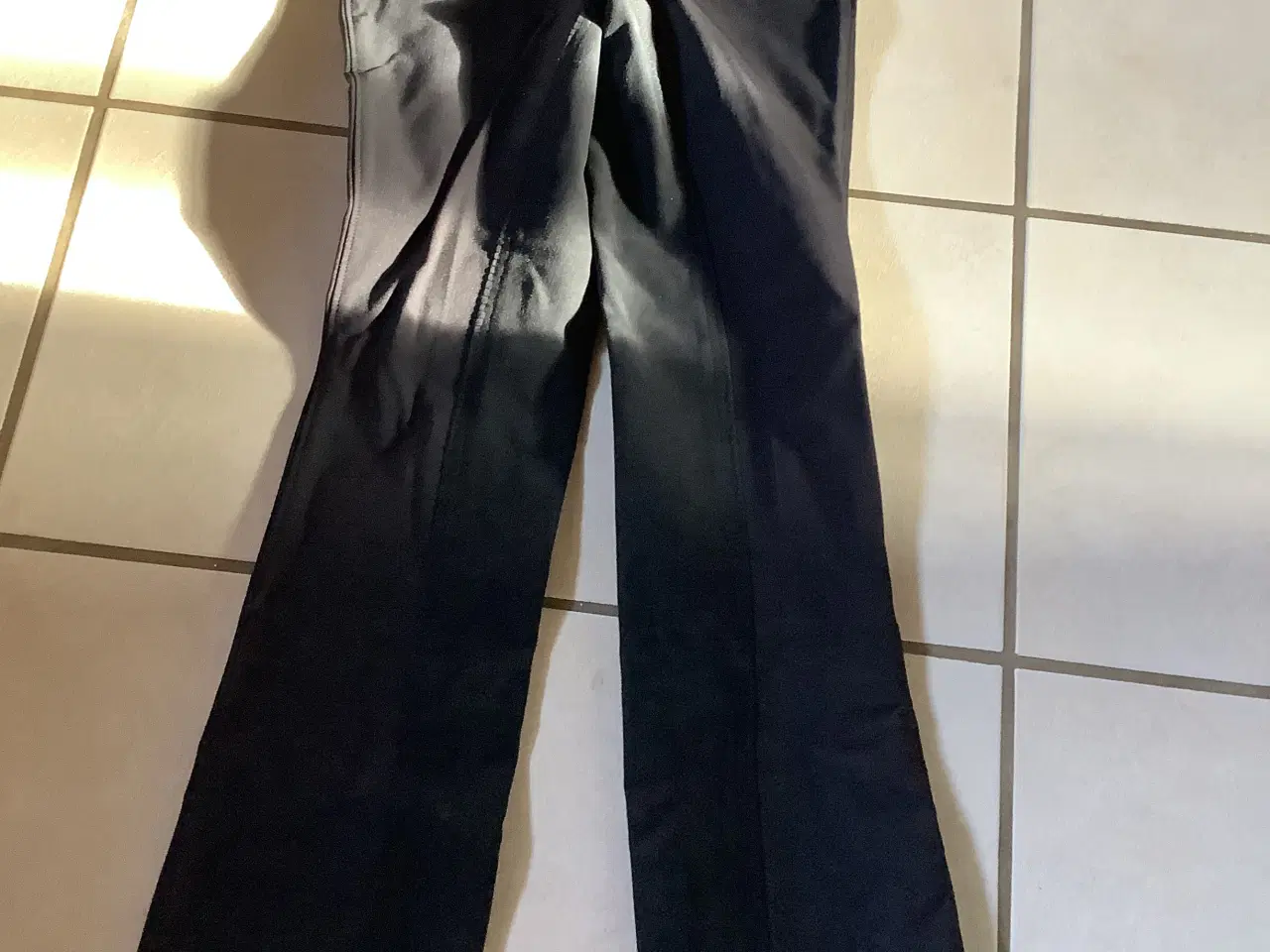 Billede 1 - Nye ridebukser sælges..