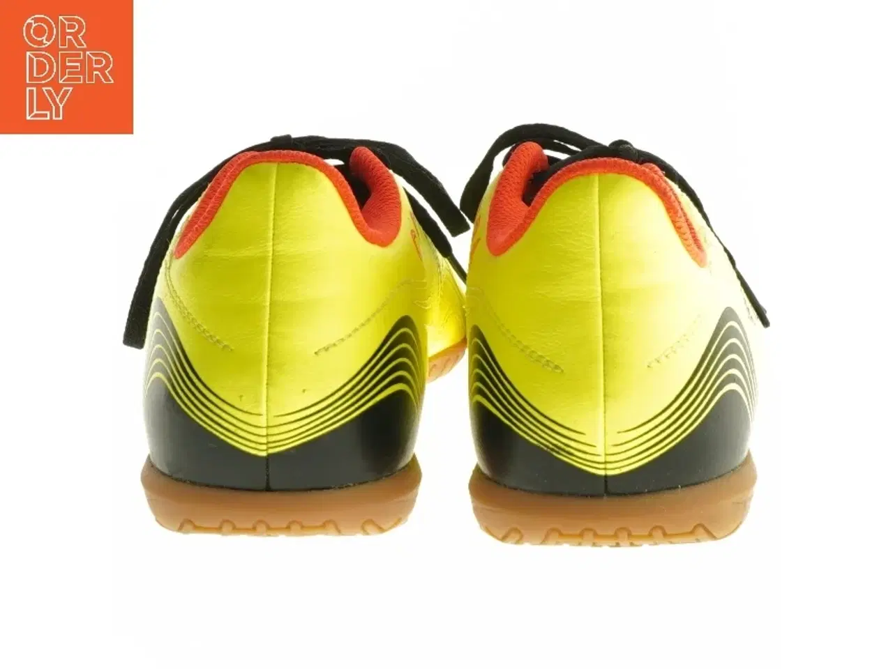 Billede 2 - Indendørs fodboldsko str. 40 fra Adidas (str. 40 )