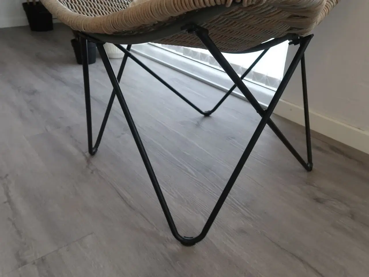 Billede 2 - Lænestol i flet med pude