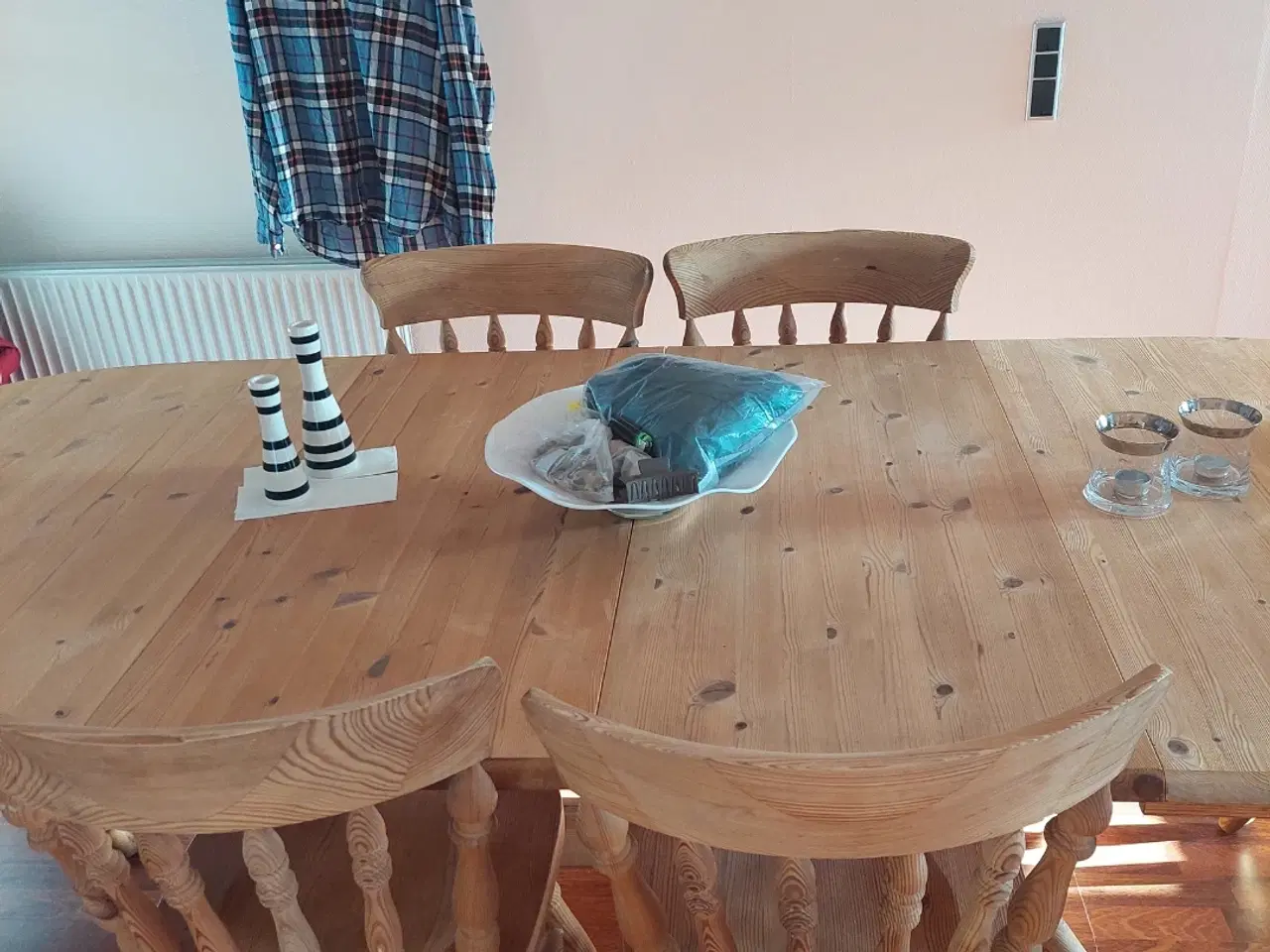 Billede 3 - Spisebord med 2 tillægs plader