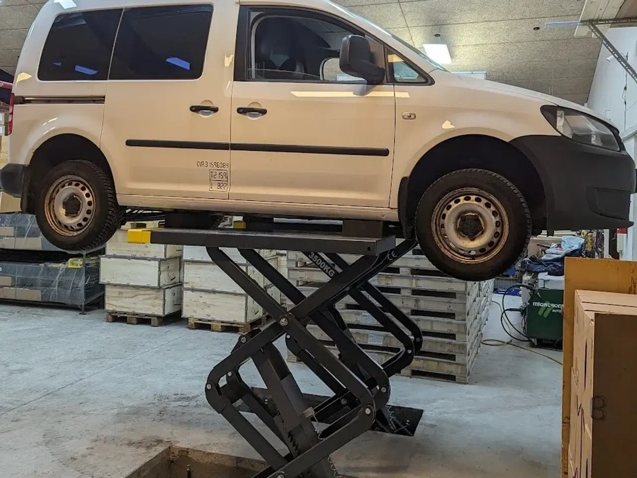Billede 12 - Bulldog Lifters PMS-635BI 3.5 Ton hydraulisk sakse lift til nedbygning i gulv løfter i fuld højde