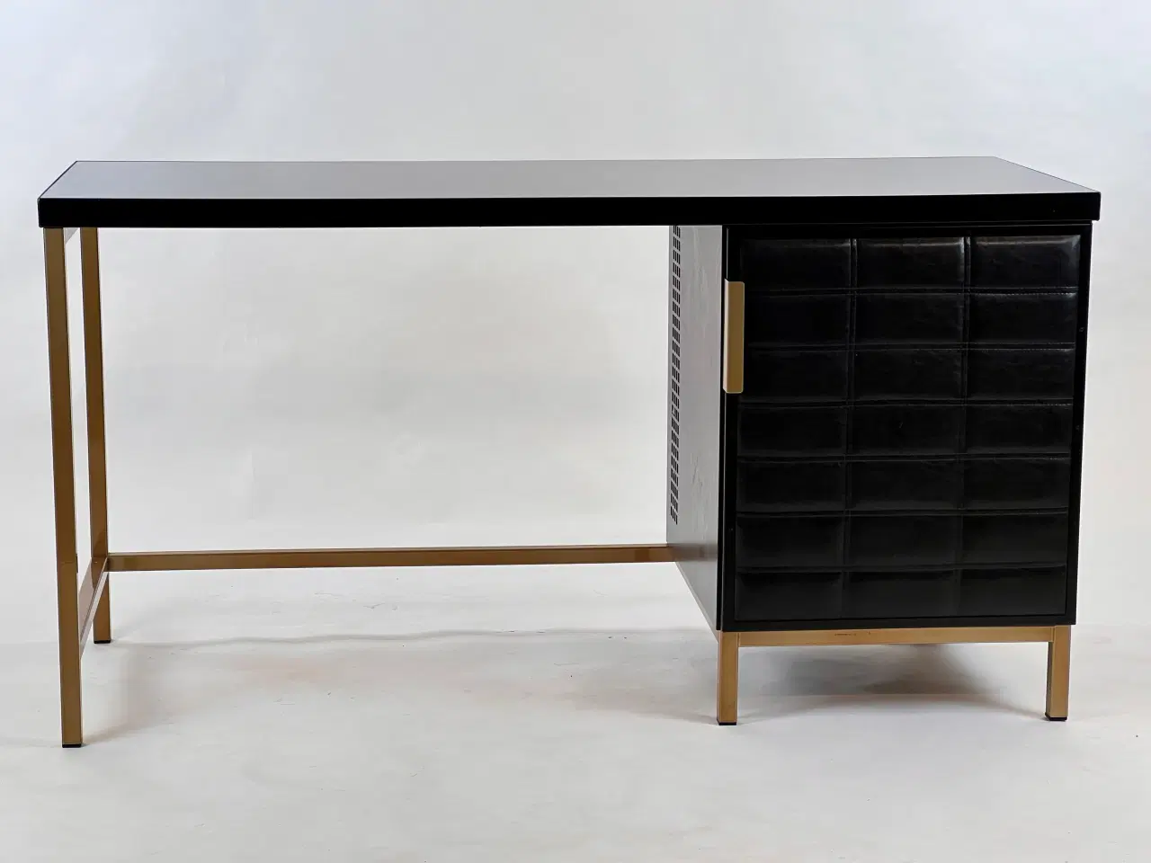 Billede 10 - Skrivebord med kabinet til Minibar