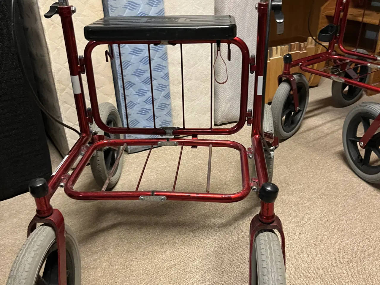 Billede 2 - Rollator med luftgummihjul