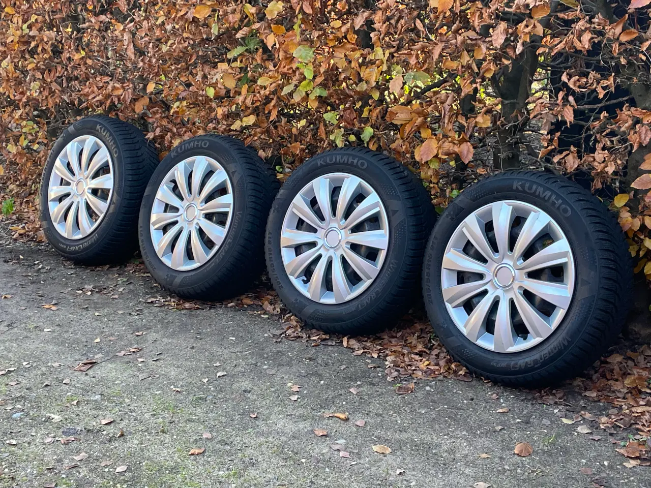 Billede 2 - Ståle fælger 205 / 55 / R16, 90% mønster tilbage