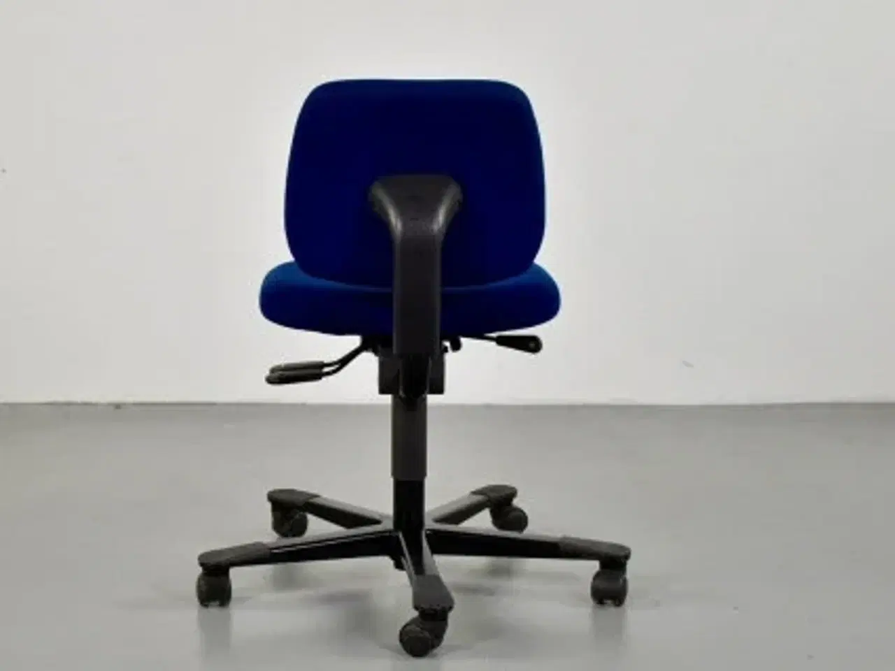 Billede 3 - Häg credo kontorstol med mørkeblå polster og sort understel