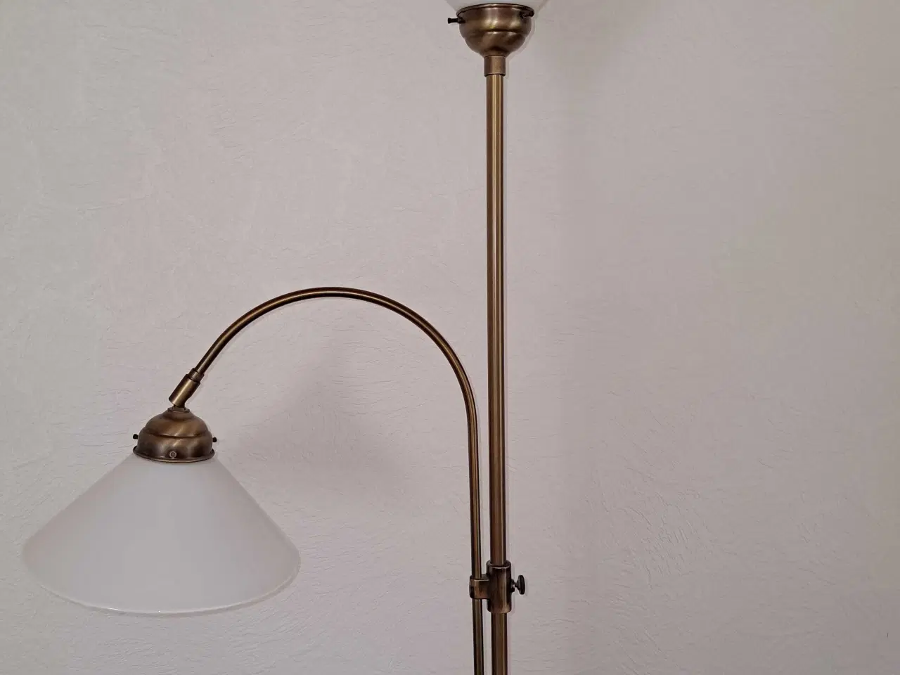 Billede 2 - Standerlampe med Glas Skærme 