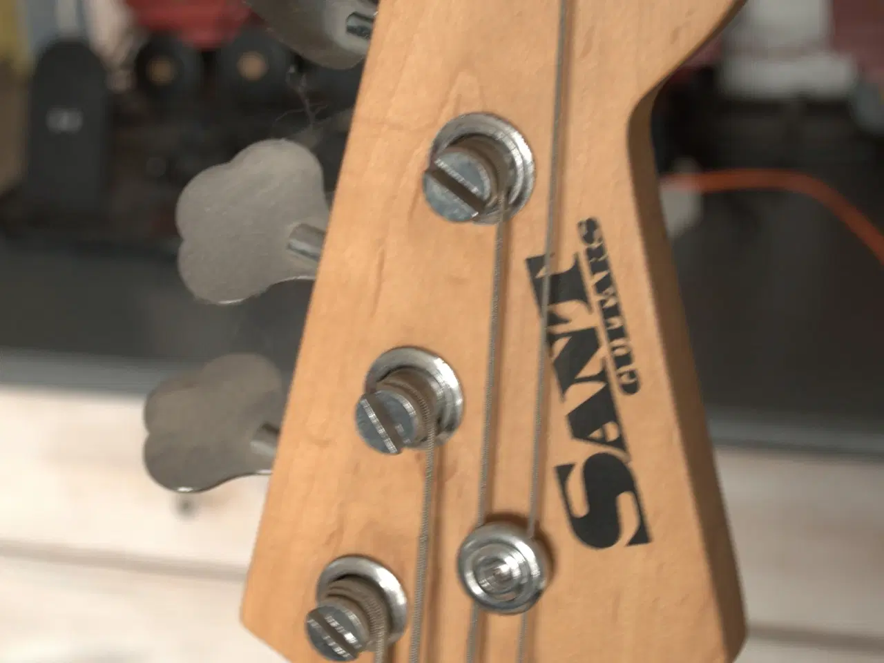 Billede 2 - bas guitar og alm. guitar