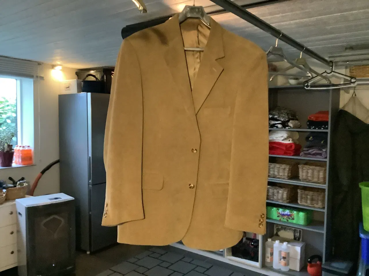 Billede 1 - Fløjls jakke, ternet italiensk jakke, 5 skjorte