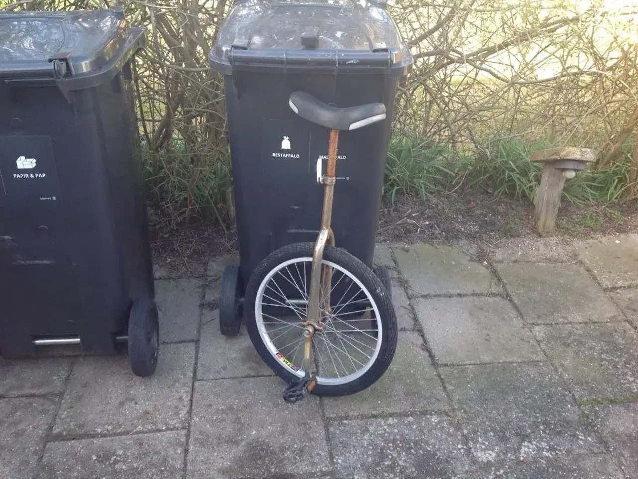 Billede 1 - Et hjulet cykel