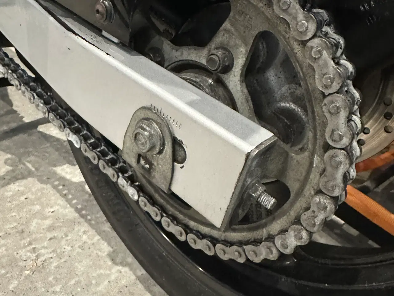 Billede 9 - 🏍️ Suzuki GSX750F – NYSYNET & NYSERVICERET – KLAR
