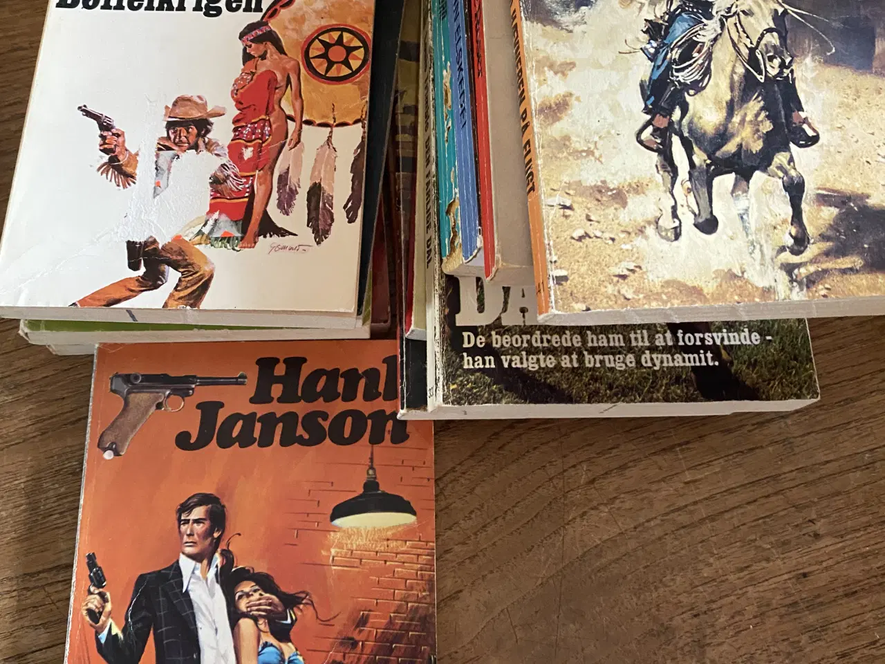 Billede 4 - Blandede bøger/romaner - nok mest til mænd;)