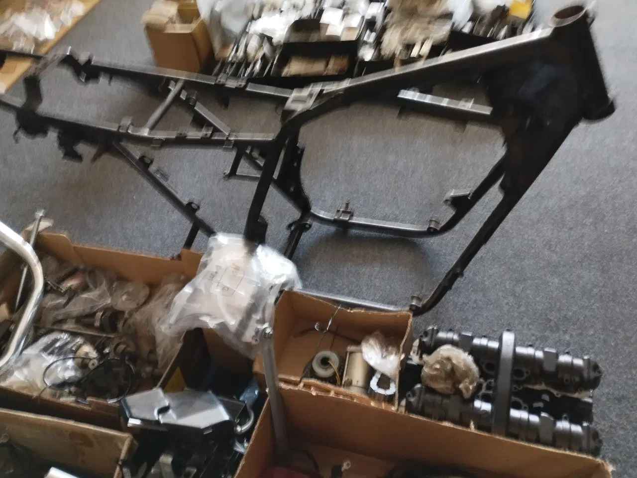 Billede 2 - Dele til Kawasaki Z 400J. årgang 1982, ( se %)