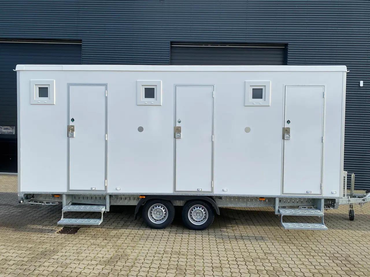 Billede 9 - Type 518: Toilet--badvogn med 3 separate rum