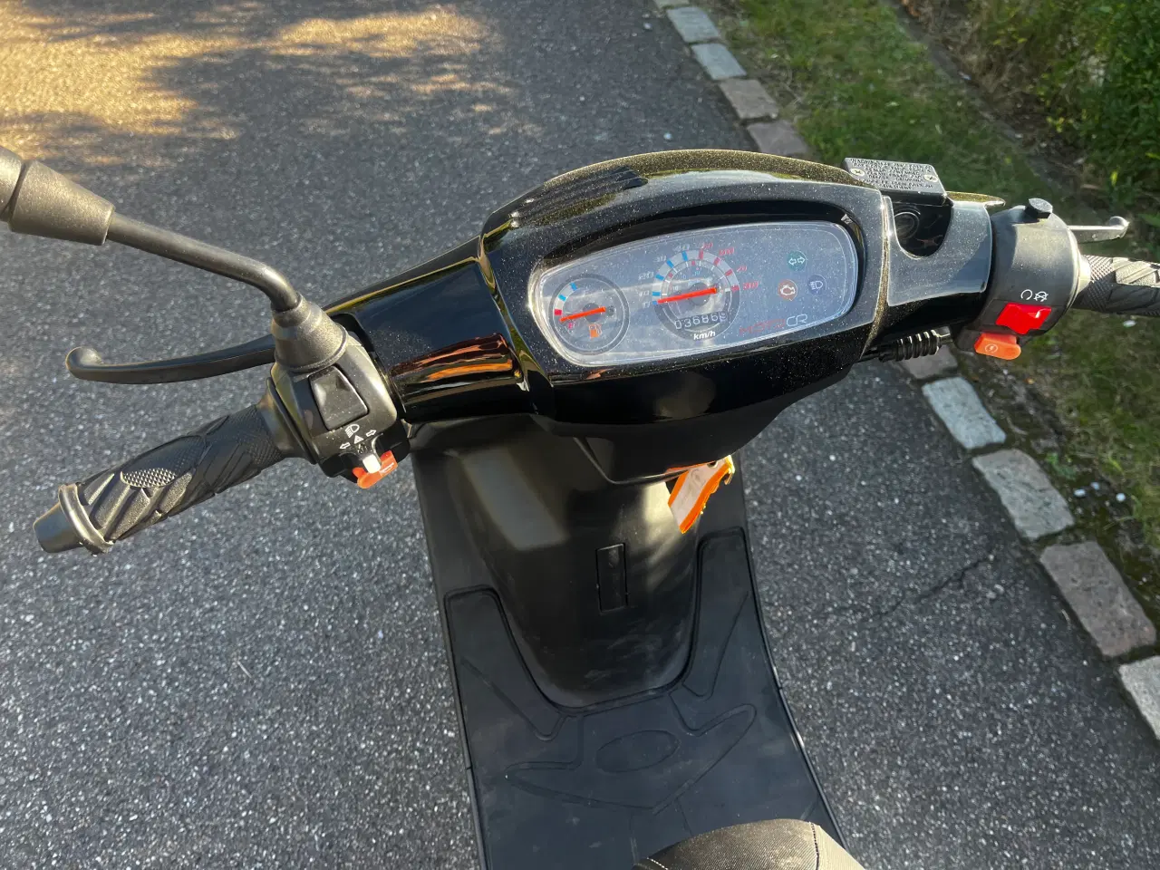 Billede 5 - Moto CR-Hot 50 – 2023 🛵 3.800 km – ingen skrammer