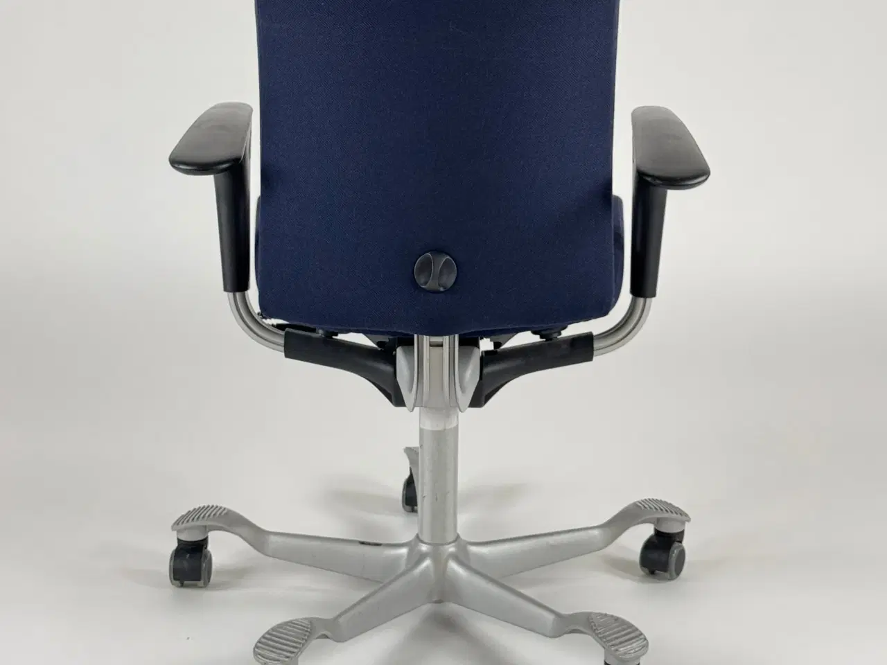 Billede 3 - HÅG H04 4200 Kontorstol – Mørkeblå/Sort Stel m. Armlæn 200mm