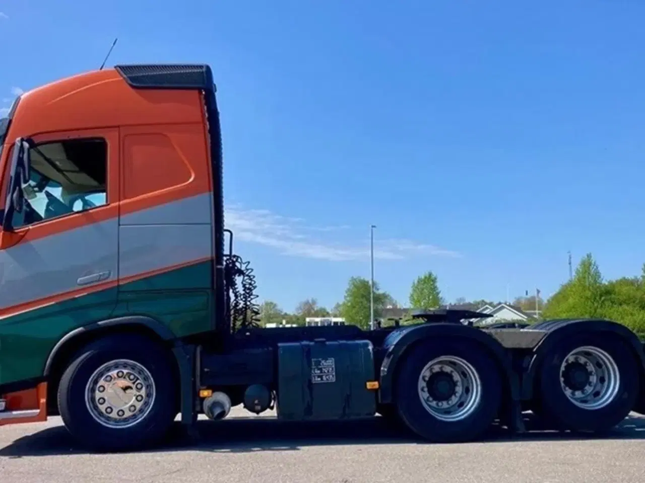 Billede 19 - Volvo FH 500 6x4 med tandemløft og aftagelig HMF 1150 kran+ 2 strengs hydraulik. Evt udlejning, ring og forhør