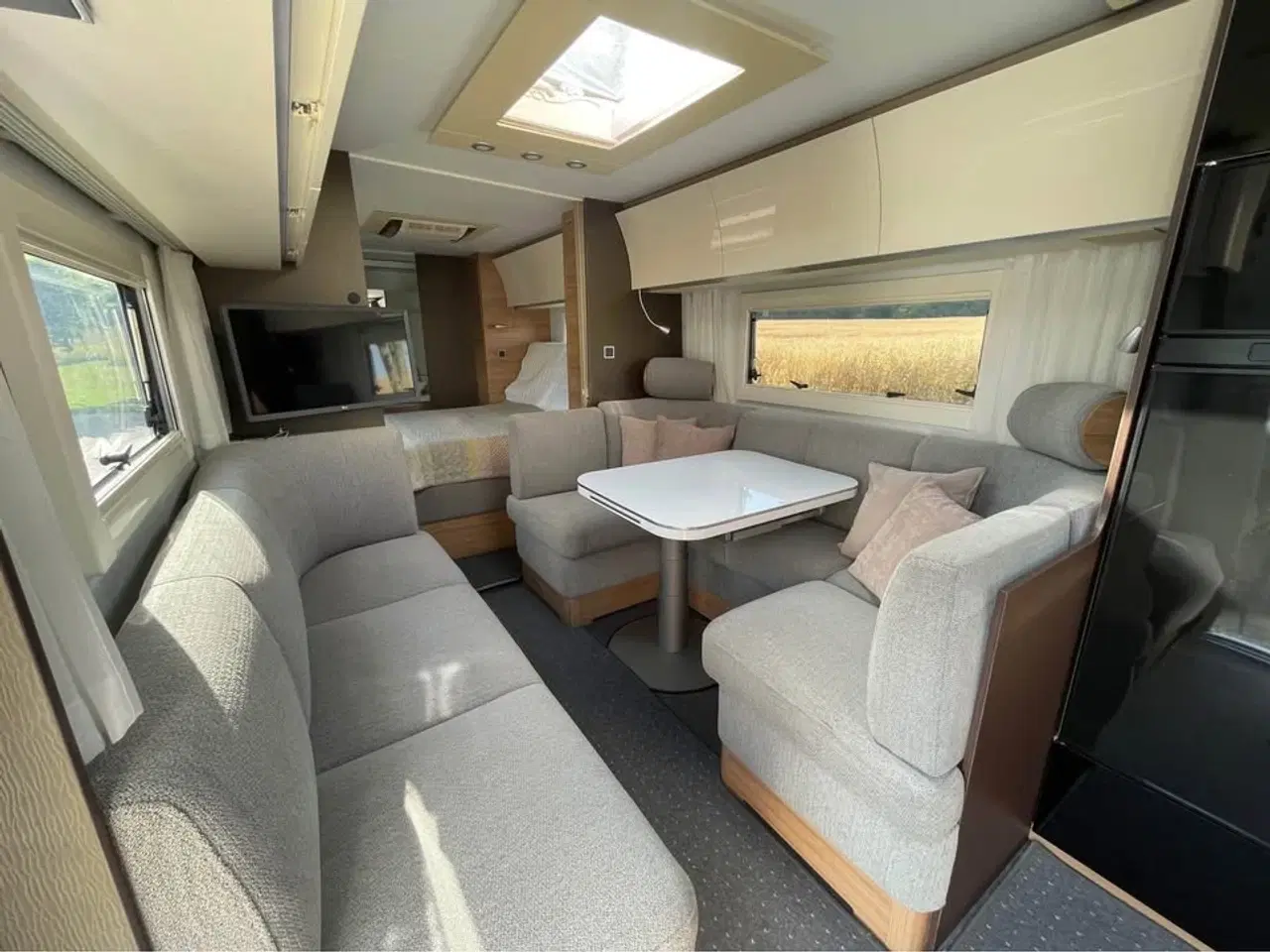 Billede 5 - Lækker luksus vogn, ikke ryger med alt i udstyr