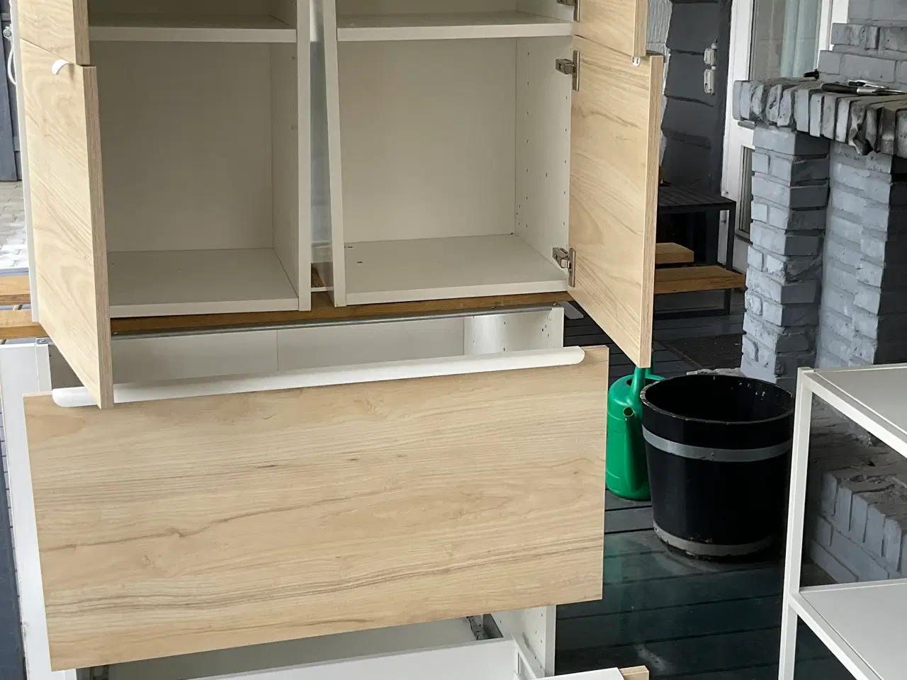 Billede 2 - Ikea skabe, skuffer, hylder og bordplade.