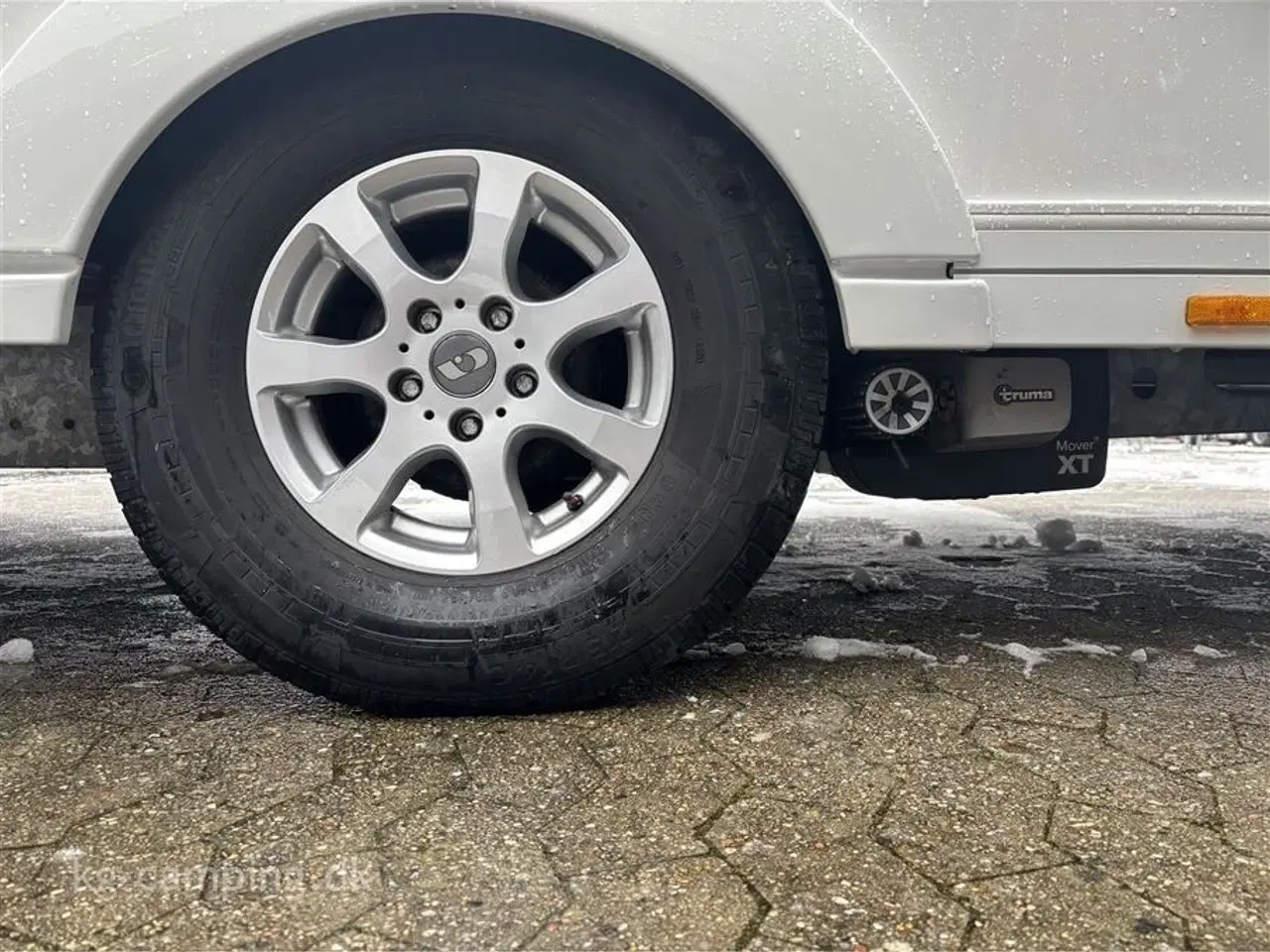 Billede 13 - 2021 - Adria Adora 613 HT Alde   Flot Adria Adora 613 HT – udstyret med Alde, Cirrus 300 telt, Mover, Aircon og ATC